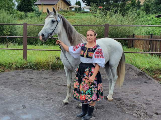 Arab_detviansky kroj